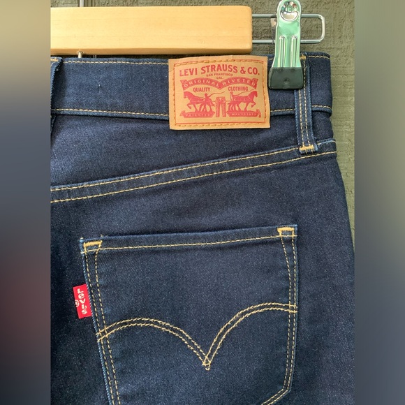 Levi’s 312 Shaping Slim - Picture 3 of 5